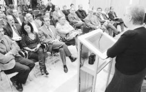 20081125092710-arias-prensa.jpg